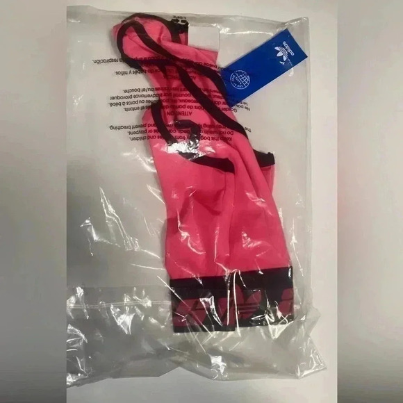 NWT Adidas multiple Logo barbie athletic yoga workout  pink black bra top M - Picture 2 of 3